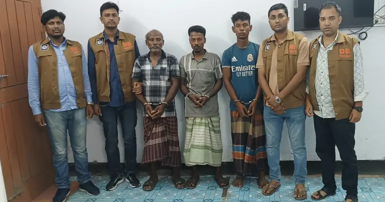 গ্রেপ্তার হওয়া তিনজন